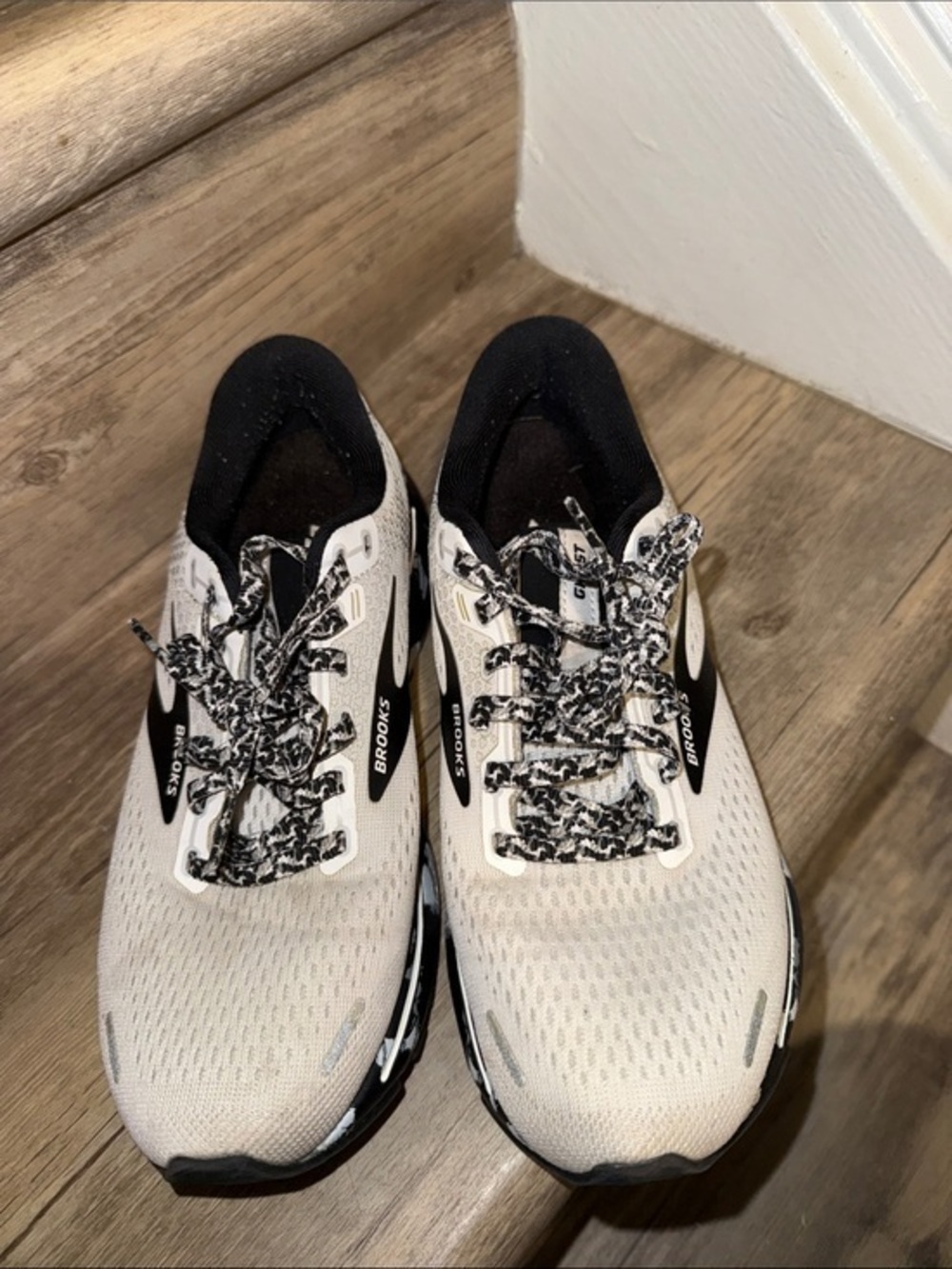 Brooks women’s Athletic Running Shoes - White and Black